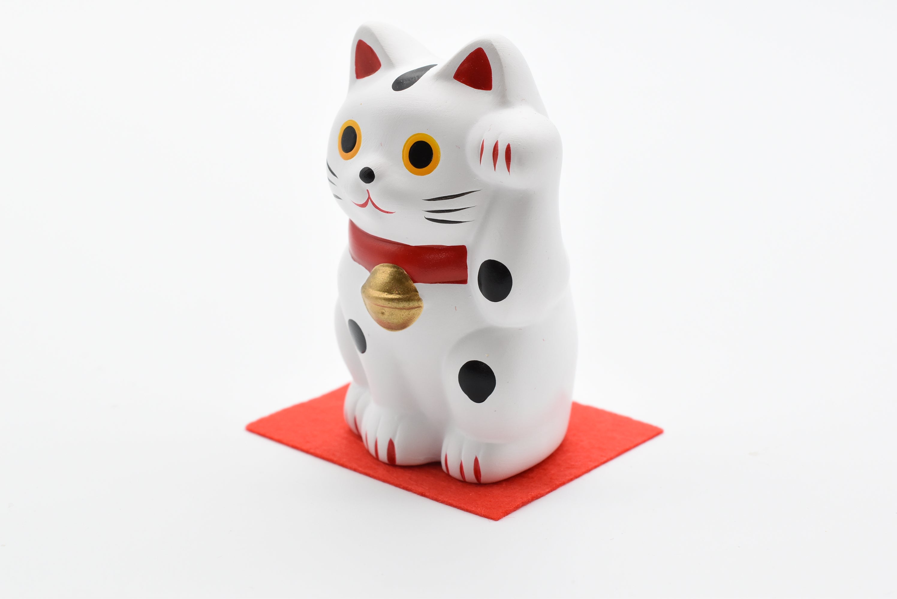Maneki Neko White color Beckoning Cat Lucky cat for good luck H7.5cm TC-01