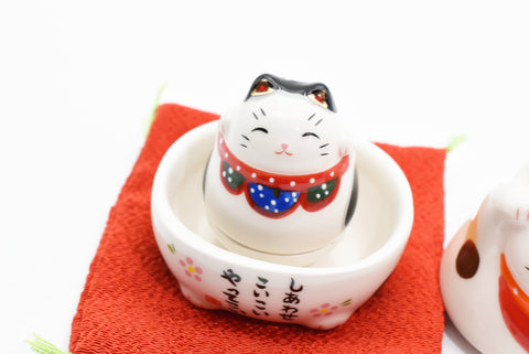 Maneki Neko White color together with White cat inside Beckoning Cat Lucky cat for good luck H7.0cm H4.5cm 7321