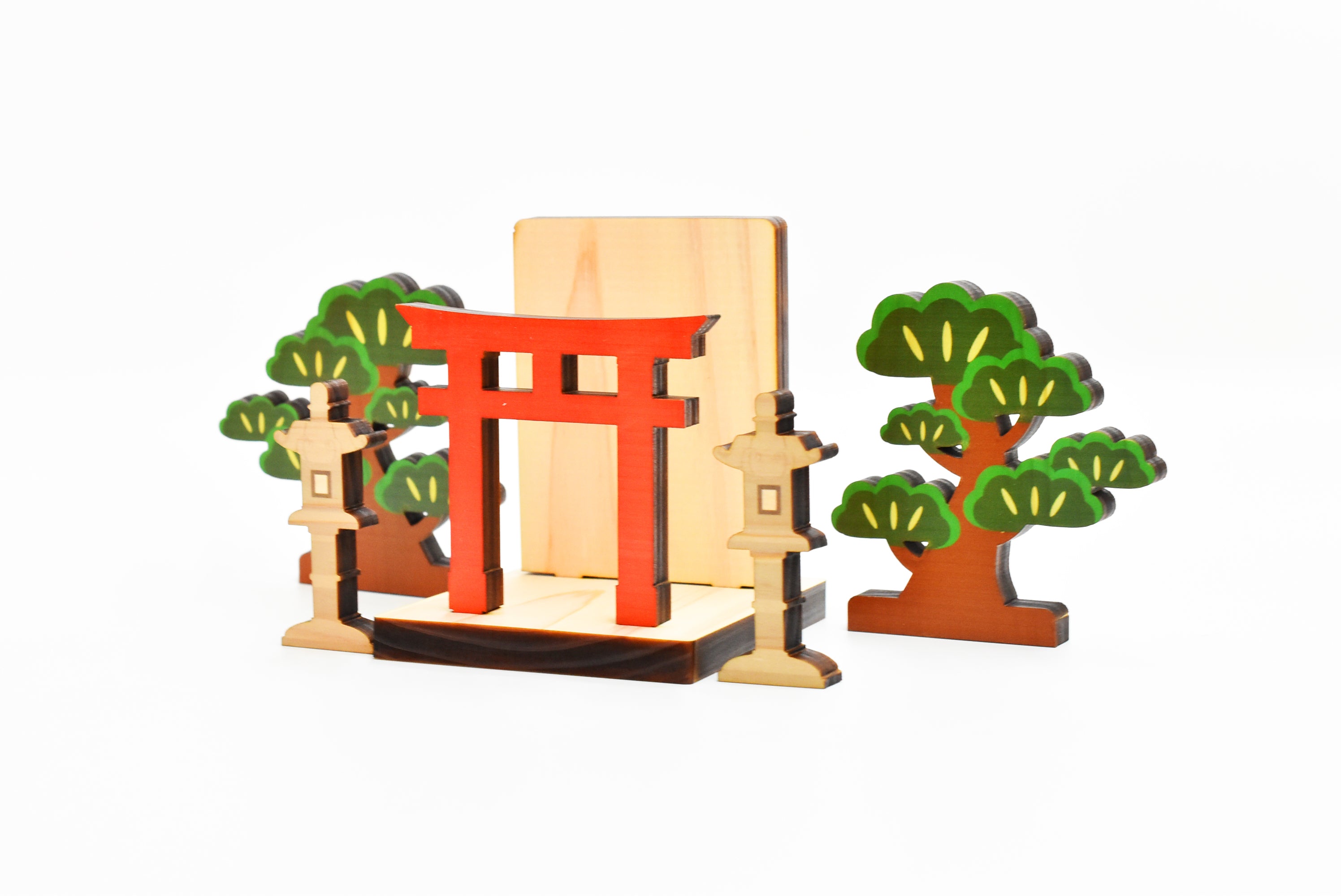 OMAMORI et Ofuda alter Kamidana Stand Petit Sanctuaire Torii Omamori prient petit arbre kamidana et ensemble Toro