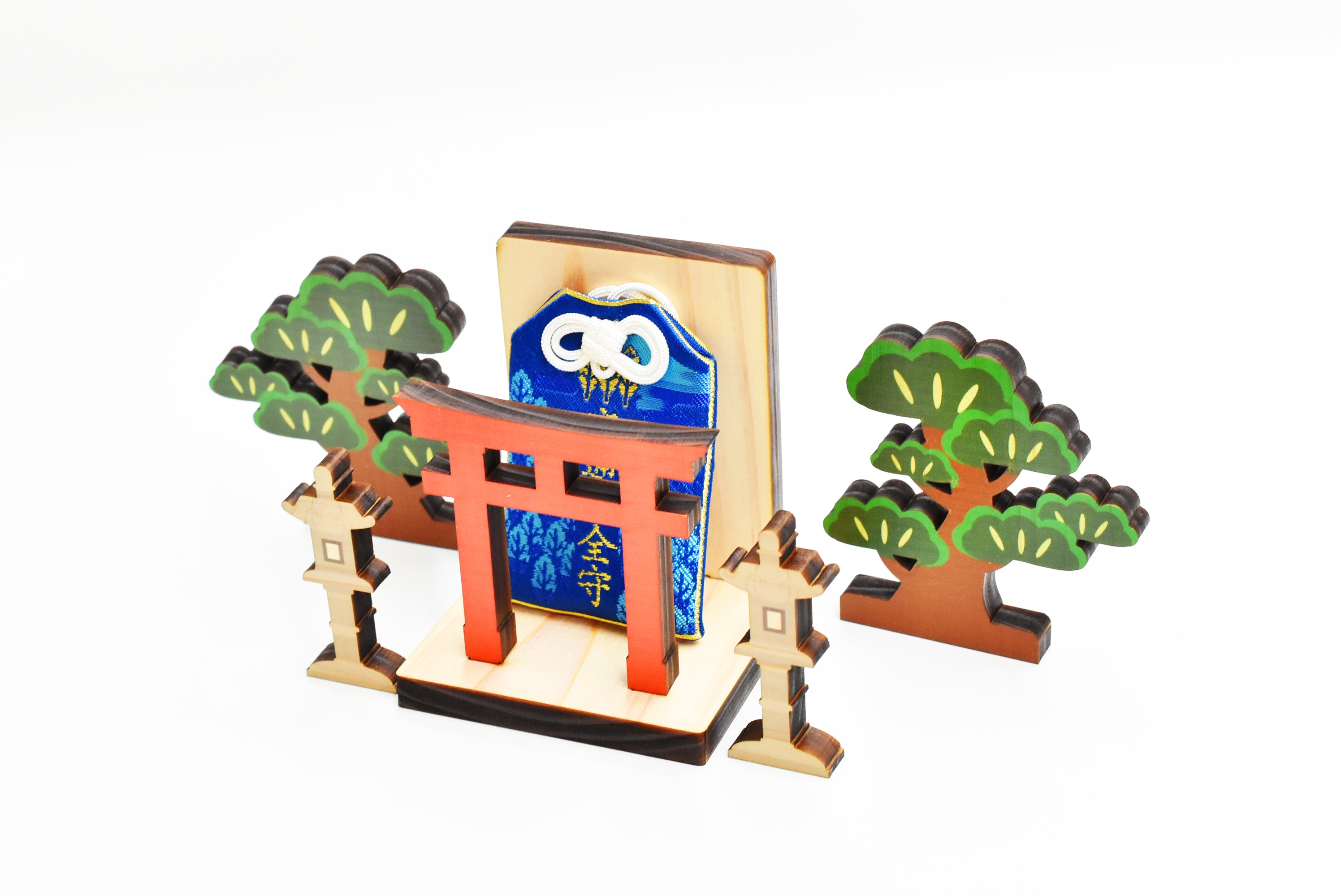 OMAMORI et Ofuda alter Kamidana Stand Petit Sanctuaire Torii Omamori prient petit arbre kamidana et ensemble Toro