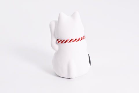 Maneki Neko white color Beckoning Cat Lucky cat for good luck H7.0cm K4509