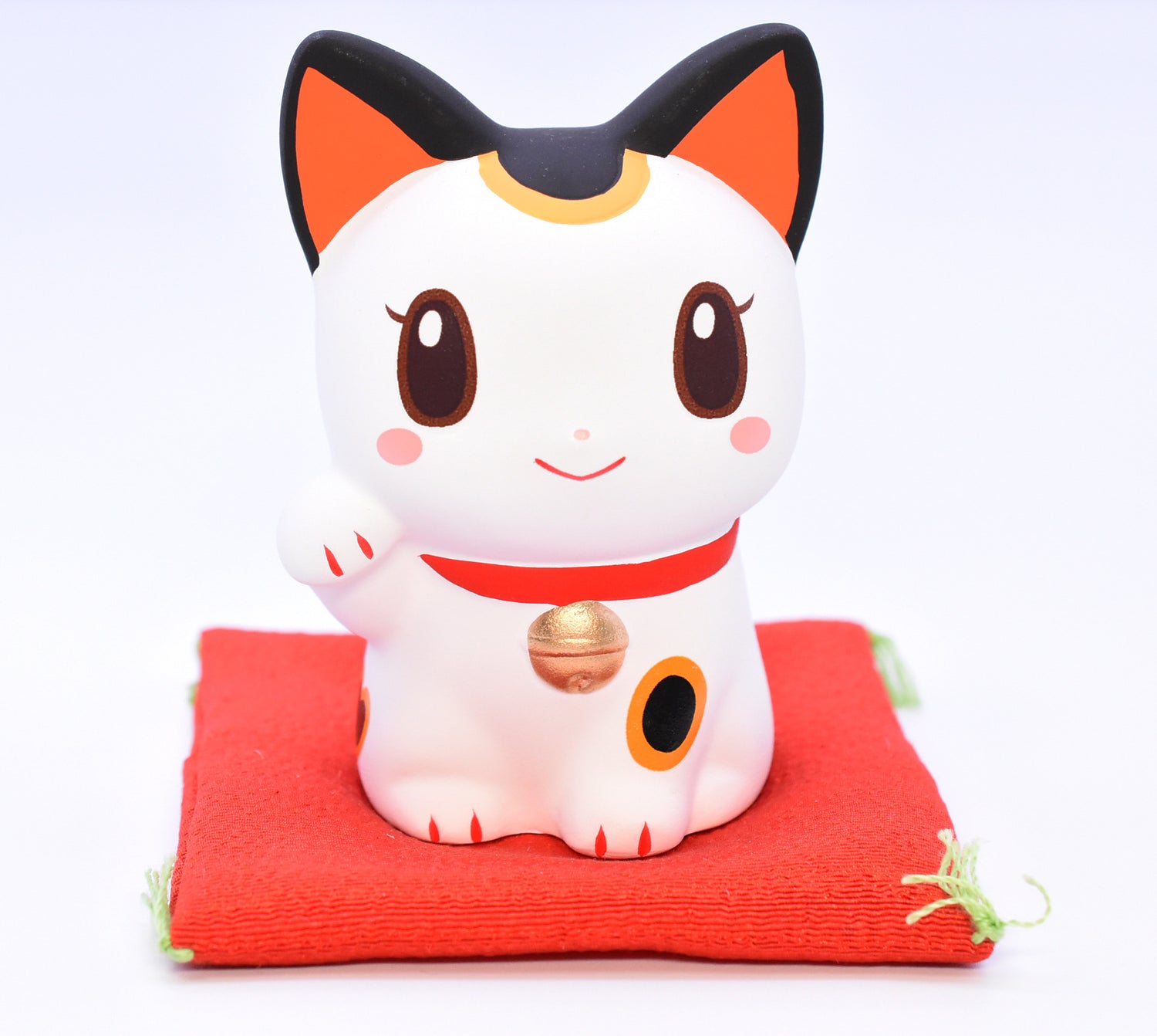Maneki Neko white color red and black ears Beckoning Cat Lucky cat for Good luck H8.0cm 7697