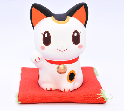 Maneki Neko white color red and black ears Beckoning Cat Lucky cat for Good luck H8.0cm 7697