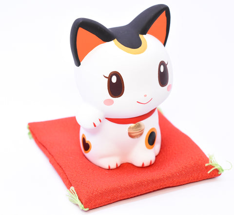 Maneki Neko white color red and black ears Beckoning Cat Lucky cat for Good luck H8.0cm 7697