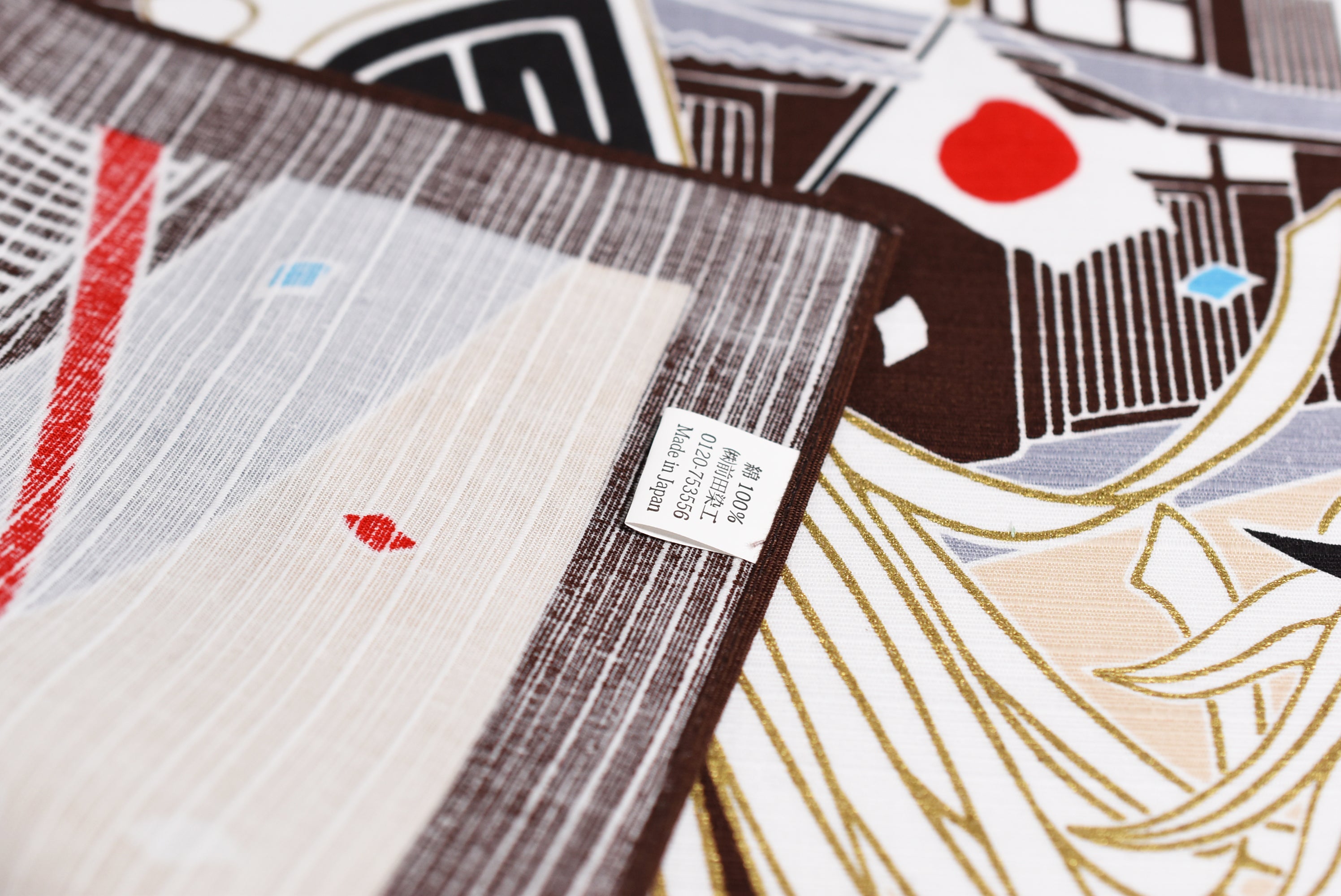 Santuário japonês e Monte Fuji com coelhos para o ano novo Furoshiki, panos de embrulho tradicionais japoneses feitos no Japão