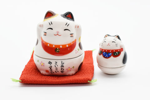 Maneki Neko Color blanco junto con gato blanco en el interior Gato que hace señas Gato de la suerte para la buena suerte H7.0cm H4.5cm 7321