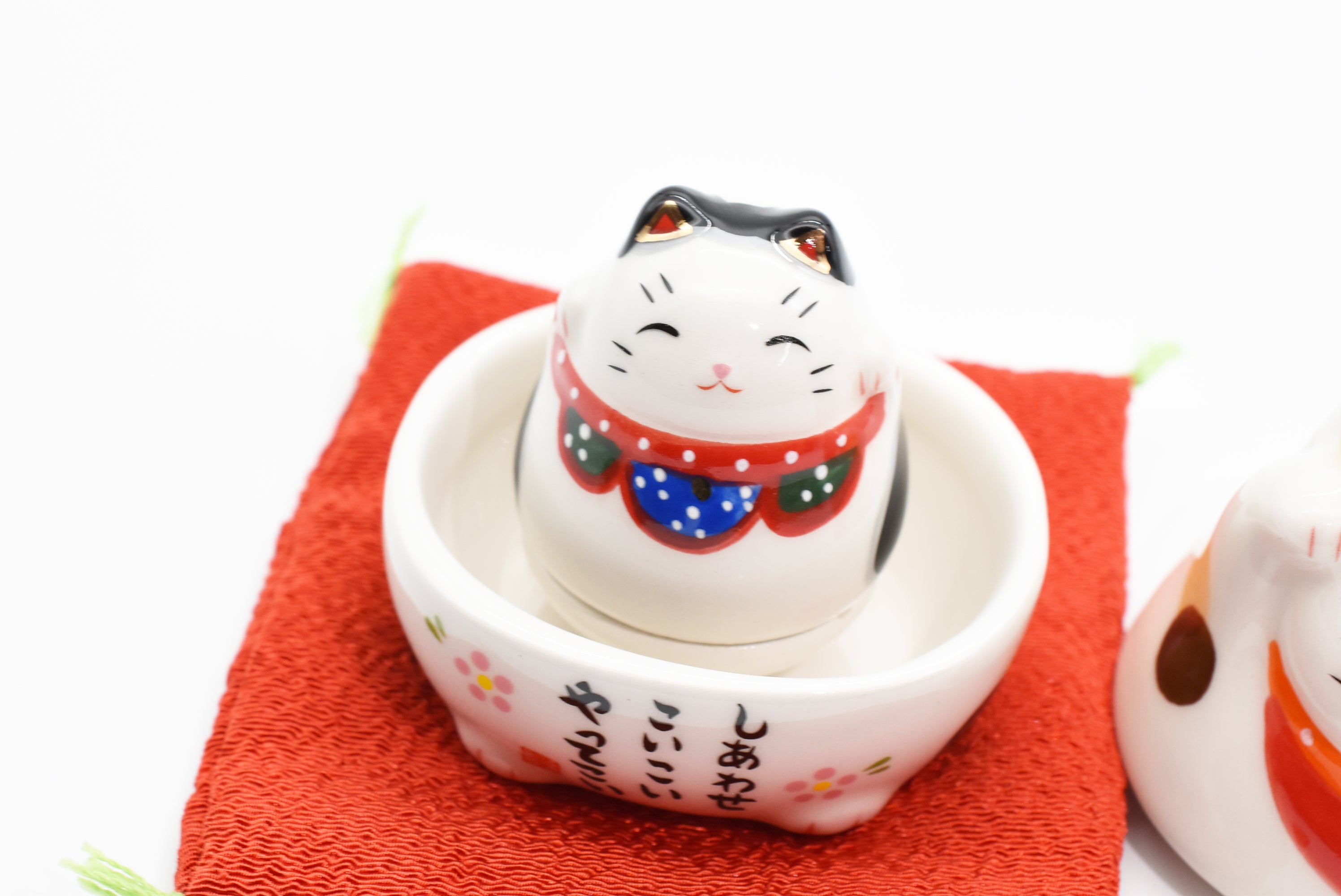 Maneki Neko White color together with White cat inside Beckoning Cat Lucky cat for good luck H7.0cm H4.5cm 7321