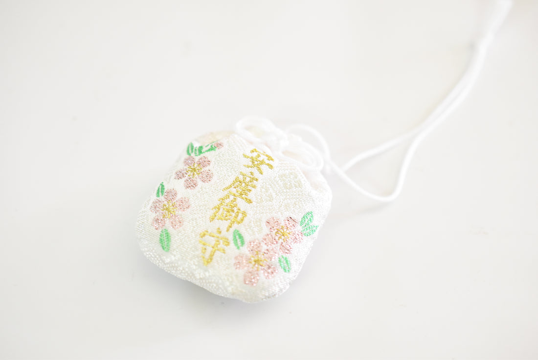 Japanese OMAMORI AMULET CHARM (Safe Birth) white from Morioka Hachimangu Japan