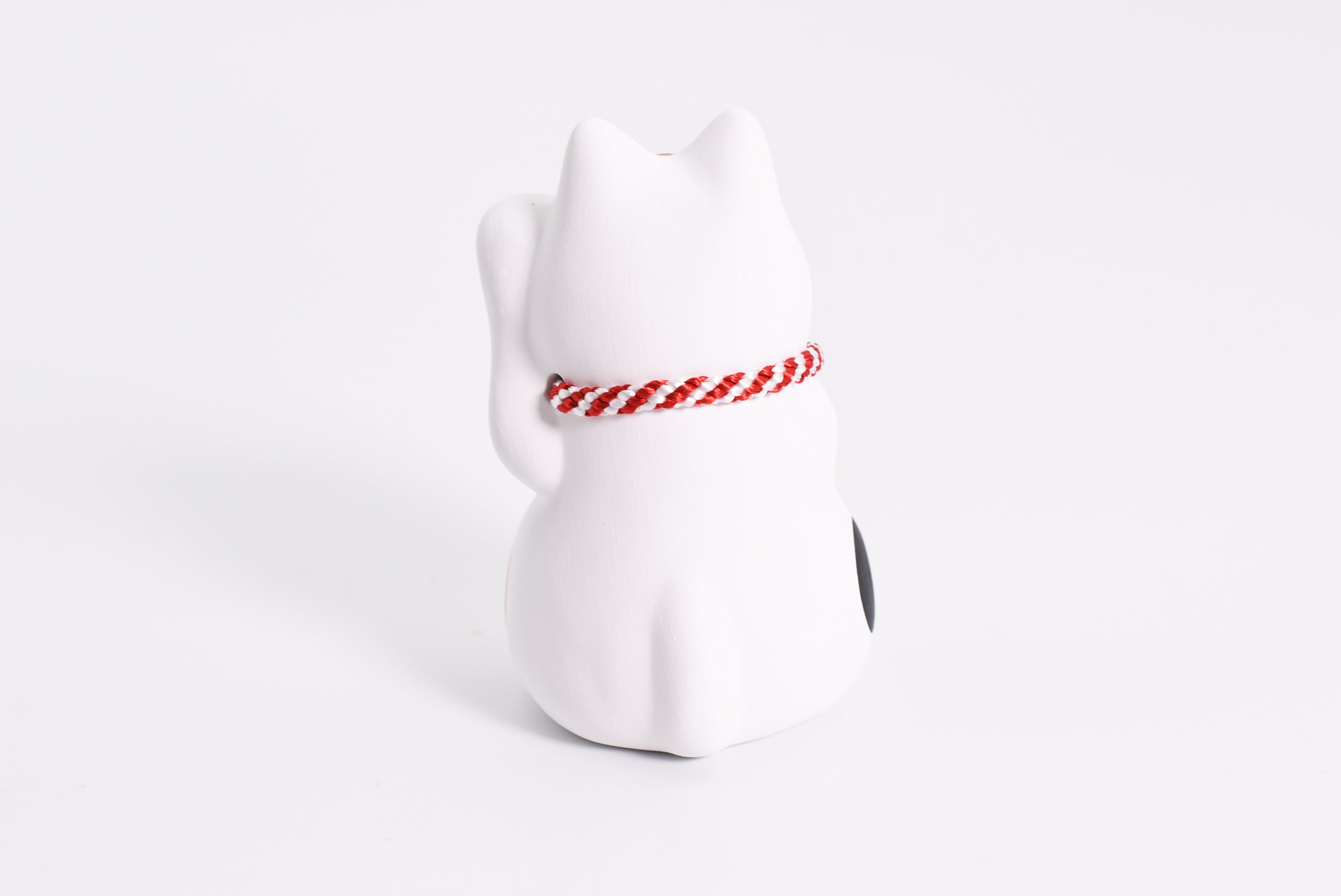 Maneki Neko white color Beckoning Cat Lucky cat for good luck H7.0cm K4509