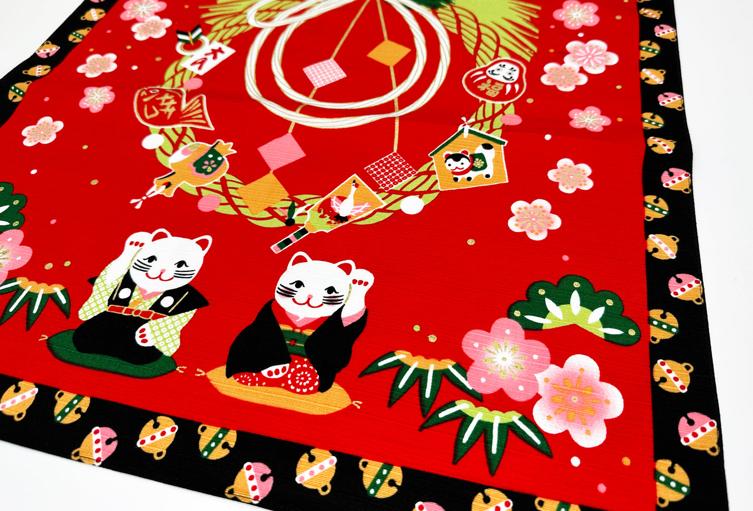 Santuário japonês e Monte Fuji com coelhos para o ano novo Furoshiki, panos de embrulho tradicionais japoneses feitos no Japão