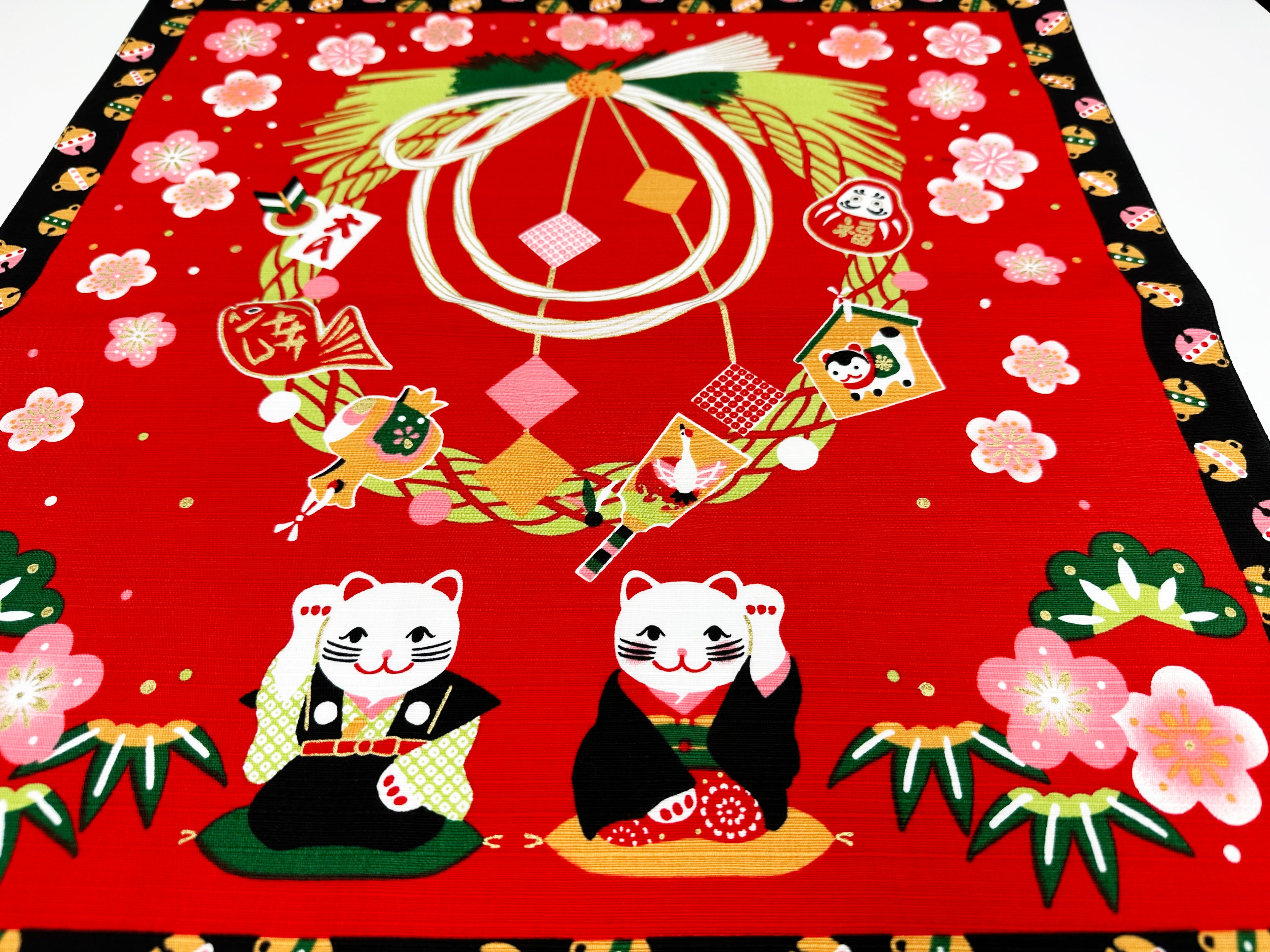 Santuário japonês e Monte Fuji com coelhos para o ano novo Furoshiki, panos de embrulho tradicionais japoneses feitos no Japão