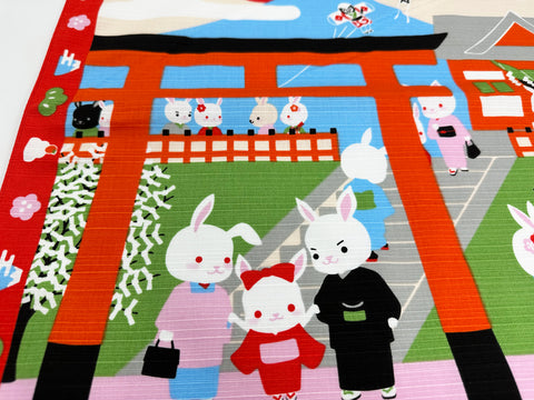 Santuário japonês e Monte Fuji com coelhos para o ano novo Furoshiki, panos de embrulho tradicionais japoneses feitos no Japão